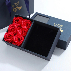 Caja de Regalo Premium - 6 Rosas